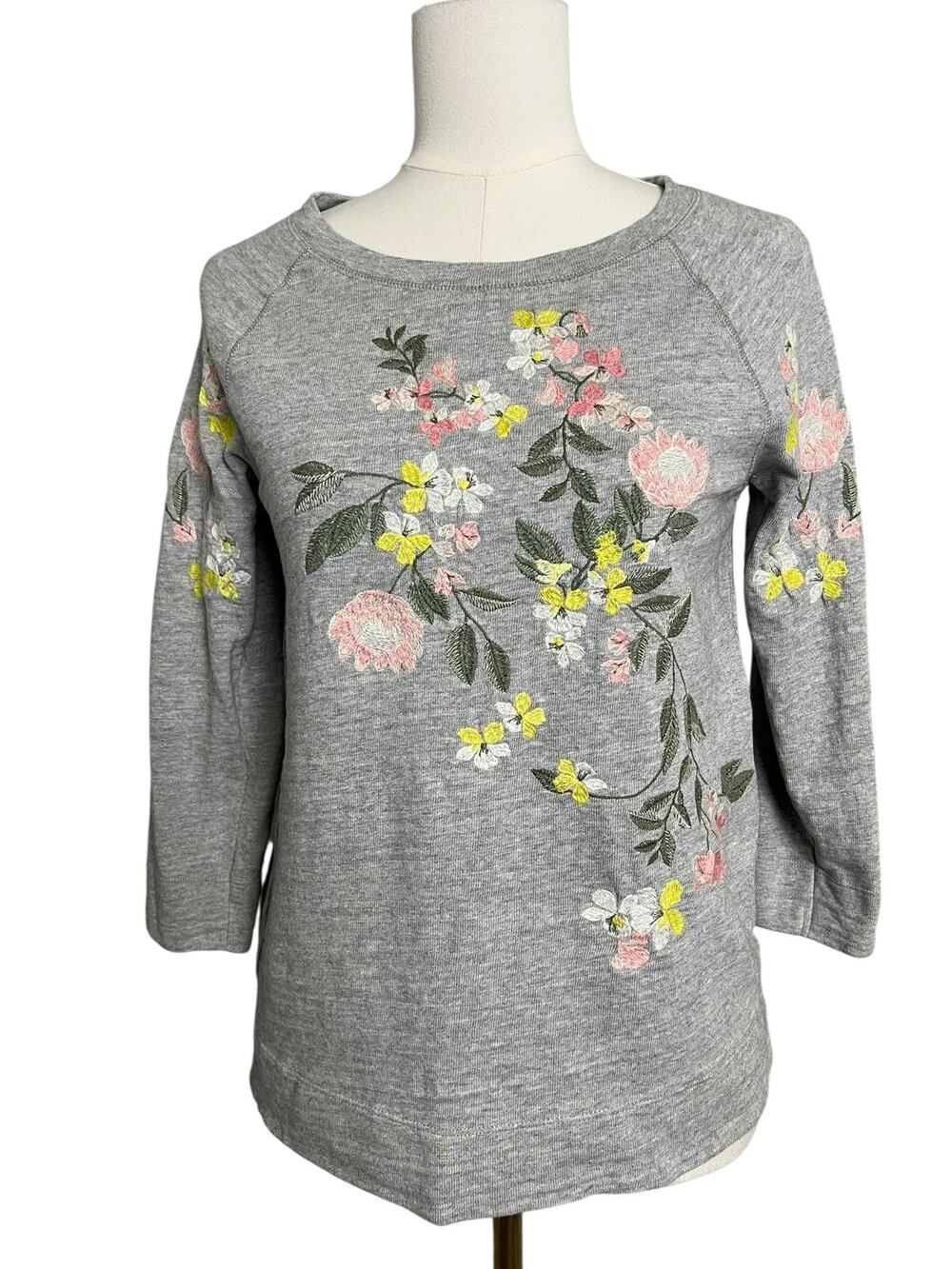 LOFT Sweater Womens XS Gray Floral Embroidered Raglan 3/4 Sleeve Knit Top